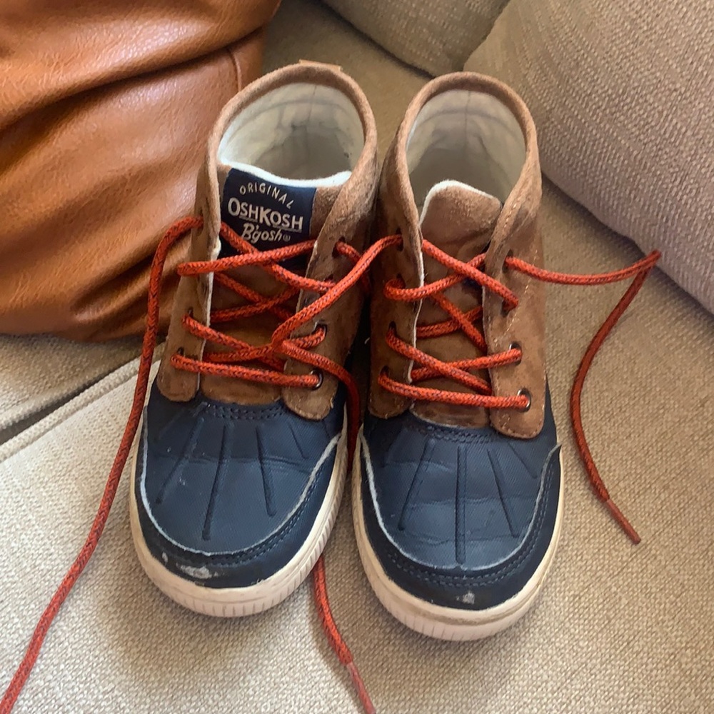 Boys boots